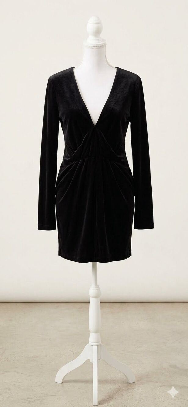 Gucci Long Sleeve Plunge Neck Mini Dress Black Cocktail Party Italian Chic M NWT